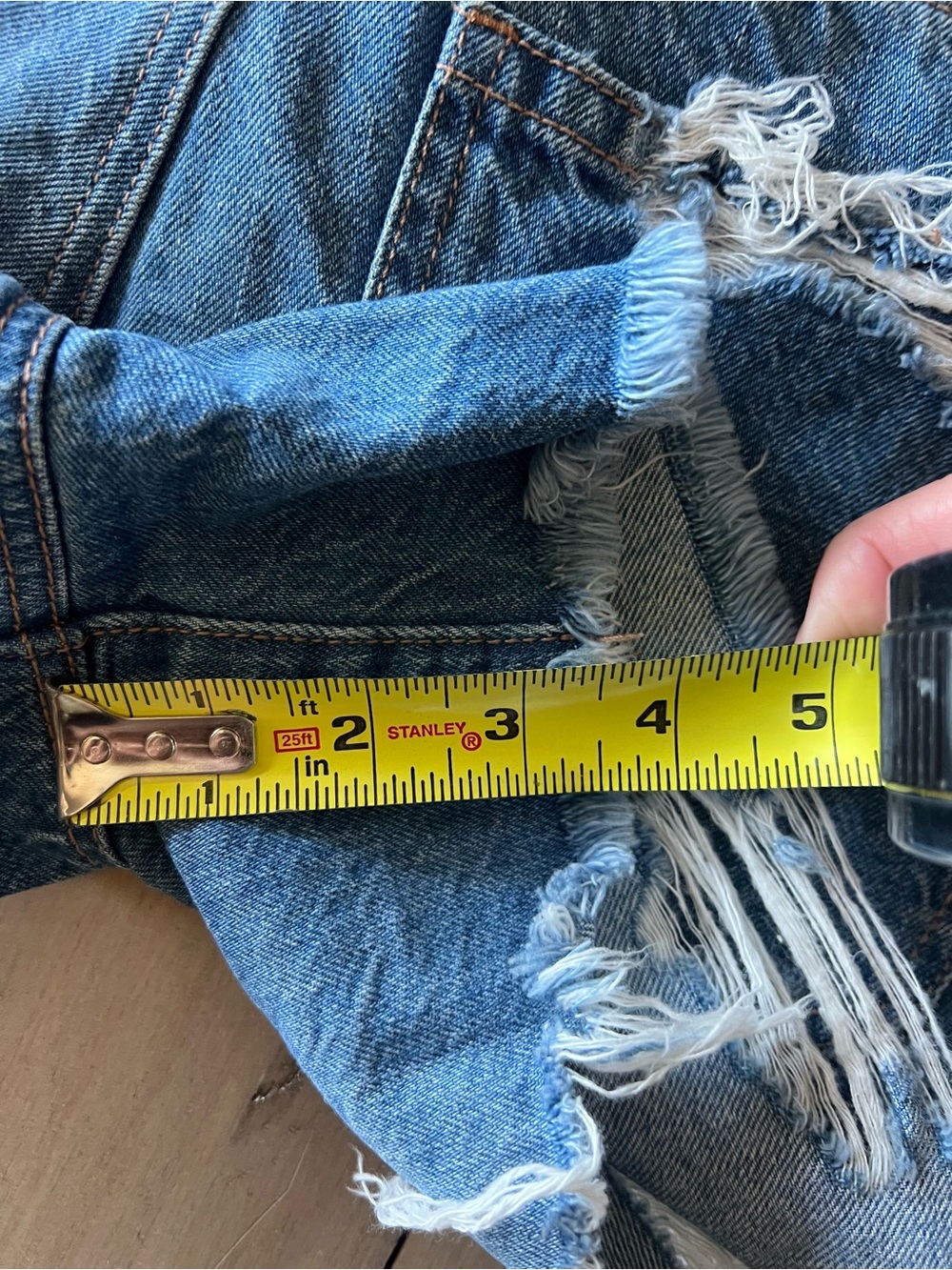 American Eagle Jean shorts Size 6 - Picture 5 of 7